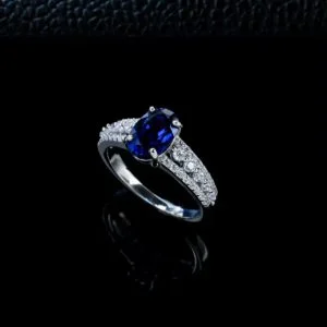 lab grown oval blue sapphire pave ring S925 sterling silver closed band four prong setting